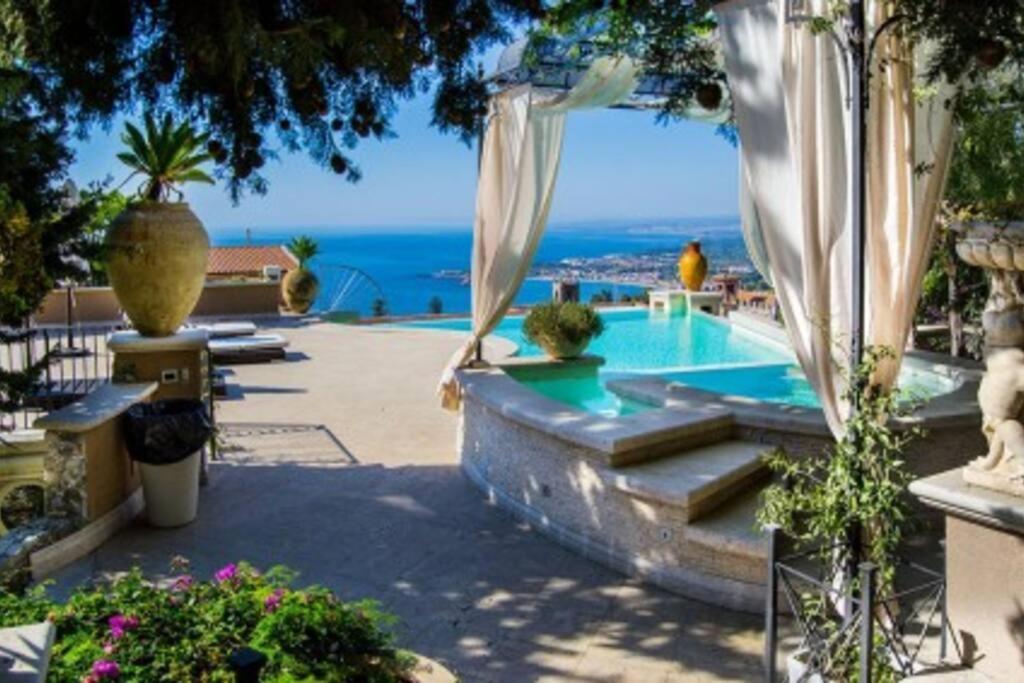 Atelier Spacious With Pool